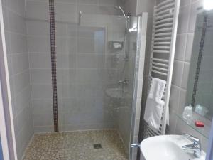 Hotels Hotel ASTORIA- Saint Etienne-Centre des Congres- : photos des chambres
