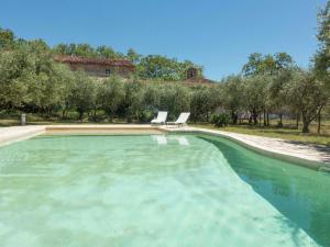 Maisons de vacances Charming cottage with swimmingpool in a vineyard : photos des chambres