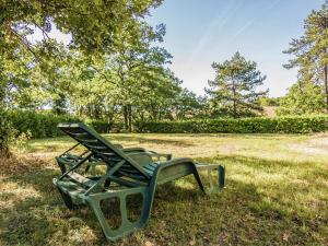 Maisons de vacances Tranquil holiday home in Salignac with shared pool : photos des chambres