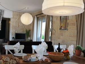 Luxurious villa with spacious garden