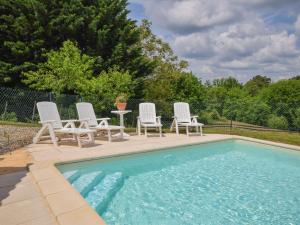 Hill View Holiday Home with Private Pool in Montcabrier