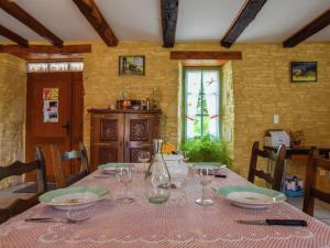 Maisons de vacances Cosy Holiday Home in Th dirac with Swimming Pool : photos des chambres