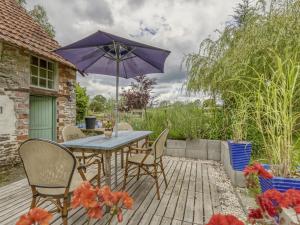 Maisons de vacances Cottage in Saint Clair sur l Elle with Garden and Barbecue : photos des chambres