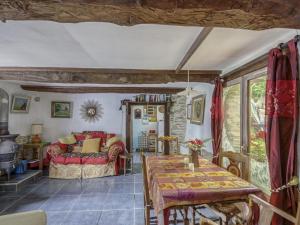 Maisons de vacances Cottage in Saint Clair sur l Elle with Garden and Barbecue : photos des chambres