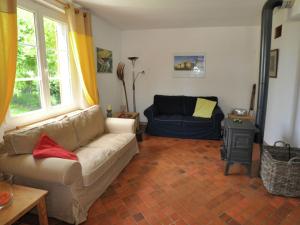 Maisons de vacances Holiday Home in Montrichard with Pool : photos des chambres