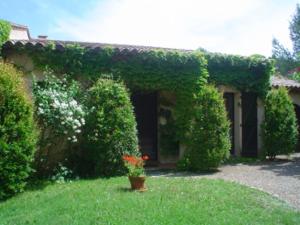 Maisons de vacances Lush Holiday Home in Draguignan with Private Garden : photos des chambres