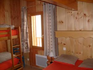 Chalets Chalet in Le Thillot with Skiing & Horse Riding Nearby : photos des chambres