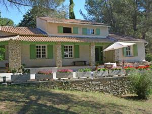 Villas Lush Villa in Beaucaire with Swimming Pool : photos des chambres