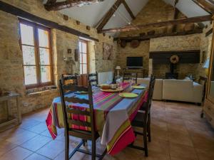 Maisons de vacances Mansion in Lavercanti re with Private Pool : photos des chambres