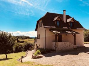 Luxorious Villa in Cajarc with Garden