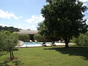 Villas Stunning Villa in Sorgues with Swimming Pool : photos des chambres