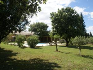 Villas Stunning Villa in Sorgues with Swimming Pool : photos des chambres