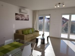 Attractive Apartment in Banjole with Swimming Pool