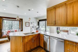 Wellington Haus: Dog Friendly Home, Hot Tub, Views
