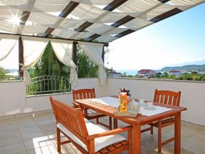 Modern apartment in Ljubac with private terrace