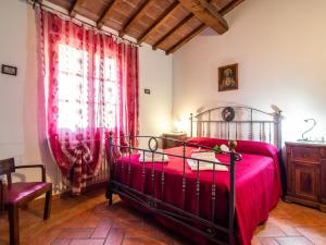 Agriturismo Tuscany with Panoramic Pool