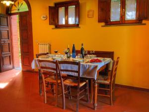 Attractive mansion in Chianacce with swimming pool
