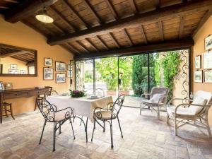 Holiday Home in Cortona with Pool