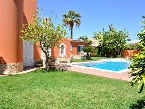 Villa in Vilamoura with Private Pool