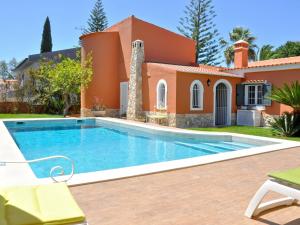 Villa in Vilamoura with Private Pool