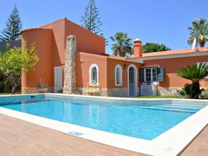 Villa in Vilamoura with Private Pool