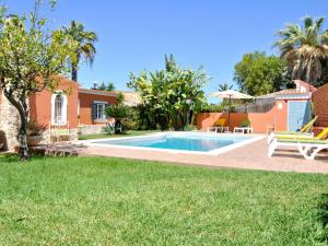 Villa in Vilamoura with Private Pool