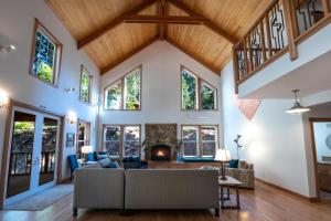 A Blue Sky Lodge