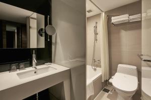 Deluxe 2 giường Hướng núi (Deluxe Twin Mountain View)