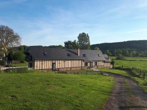 B&B / Chambres d'hotes La Longere Des Nuits De Varenne : photos des chambres