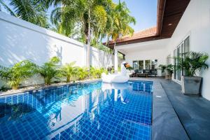 Majestic Residence Pool Villa Private Beach
