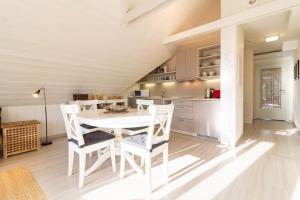 Sleepy Eye Apartment, By Cohost