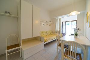 Appartamenti Casa Serena Vista Mare - Goelba