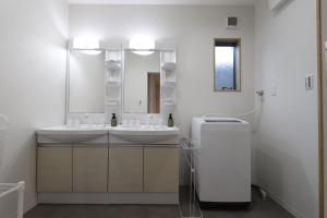 5 minutes Shin-Osaka 3