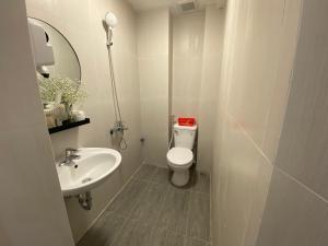 Thức at 3am - Old Quarter Hanoi Lotus