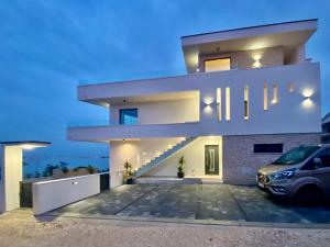 Luxury BEACH VILLA VIR apartments