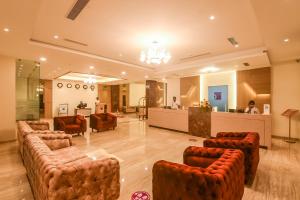 Emerald Clarks Inn Suites