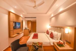 Emerald Clarks Inn Suites