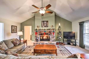 Blairsville Home w Deck & Stunning Mountain Views