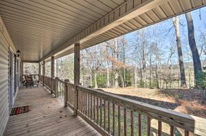Blairsville Home w Deck & Stunning Mountain Views