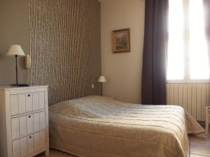 Hotels Au Saint Roch - Hotel et Jardin : photos des chambres