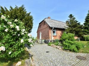 Comfortable Holiday Home near the Beach in Am Salzhaff