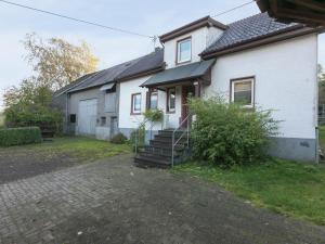 Charming Villa in Steineberg Eifel near Forest