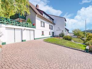 Large holiday apartment near Willingen with private garden and terrace