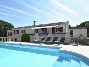 Villas Quaint Villa in Argelliers with Private Swimming Pool : photos des chambres