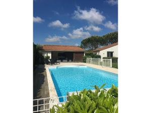 Modern Villa in Brives sur Charente with Private Pool