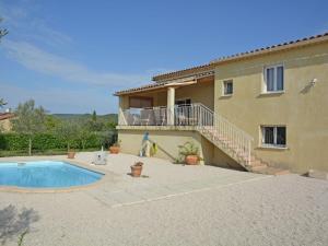 Villas Attractive Villa in Saint Laurent de Carnols with Pool : photos des chambres