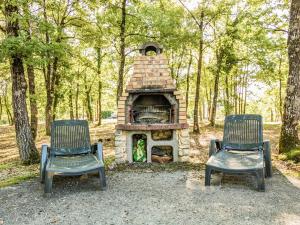 Maisons de vacances Modern Holiday Home in Salignac Eyvigues with Swimming Pool : photos des chambres