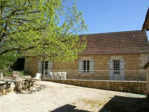 Maisons de vacances Holiday Home in Lamonzie Montastruc with Pool : photos des chambres