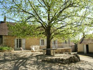 Maisons de vacances Holiday Home in Lamonzie Montastruc with Pool : photos des chambres