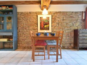 Maisons de vacances Holiday Home in Saizy with Patio : photos des chambres